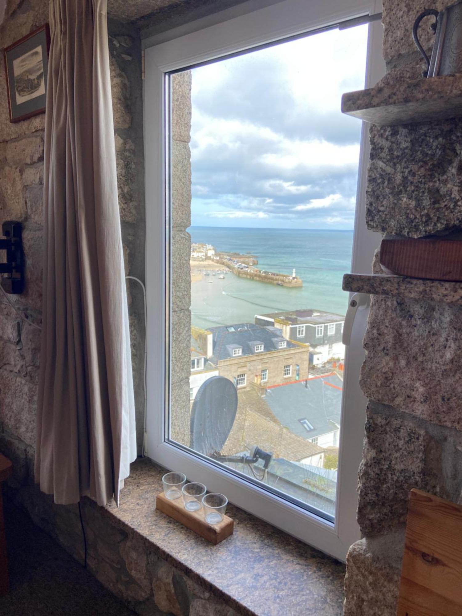 The Penthouse Apartment With An 18Ft By 14Ft Balcony With Amazing Views Over St Ives Harbour And Bay Perfect From Alfresco Dining And Sunbathing, Onsite Parking, Larger Groups Book Our Connecting Apartments Exterior photo